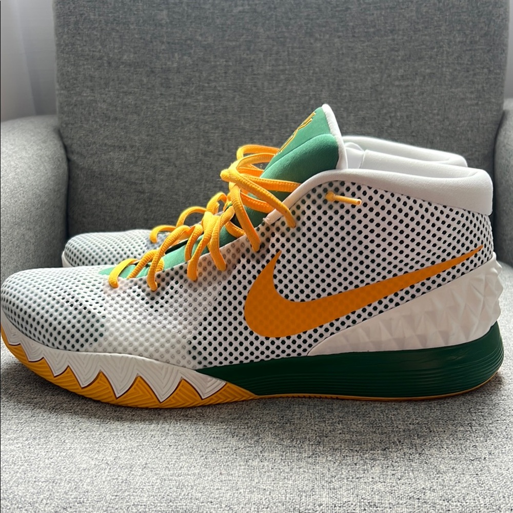 Men’s Nike size 16 Kyrie 1 basketball shoes